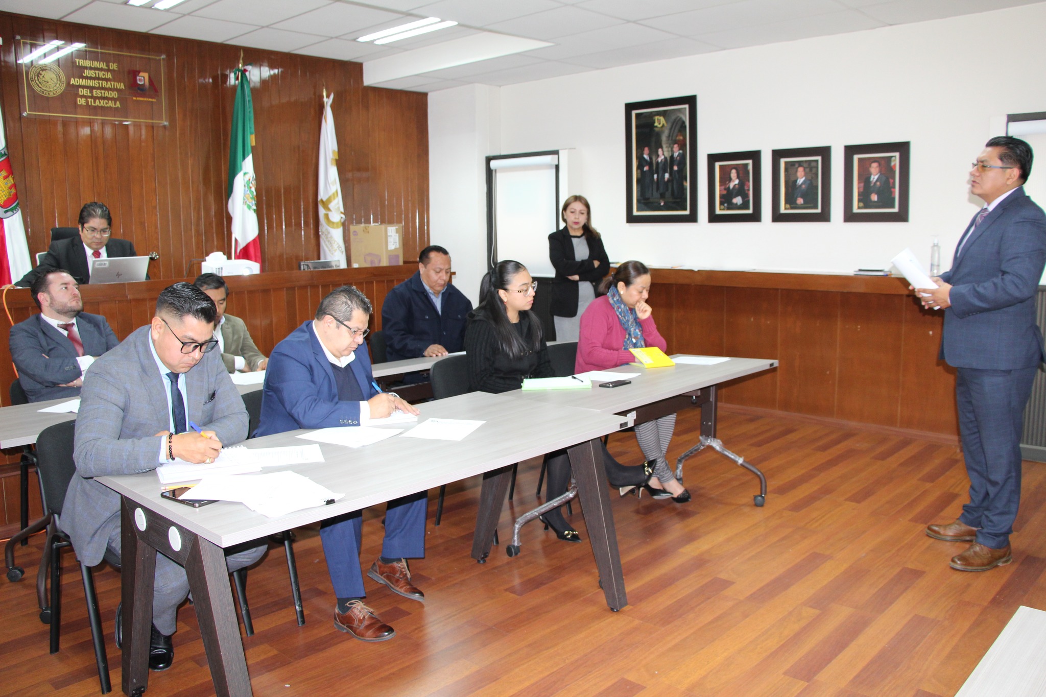 Con el objetivo de abonar a la profesionalización del personal del TJA