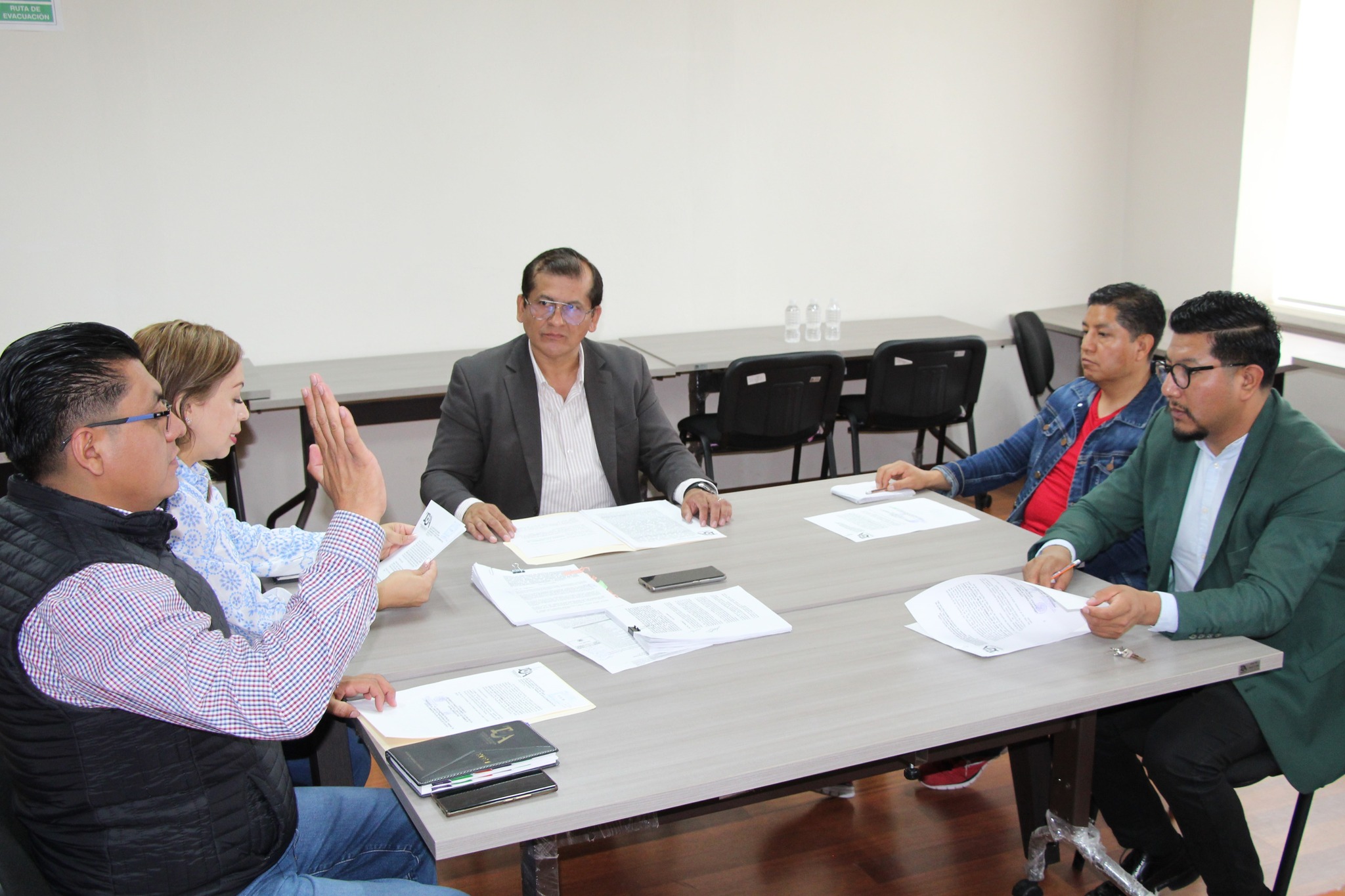 se aprobó la versión pública de contratos de prestación de servicios profesionales, remitida por la Dirección Administrativa, lo que refuerza el compromiso con la #transparencia.