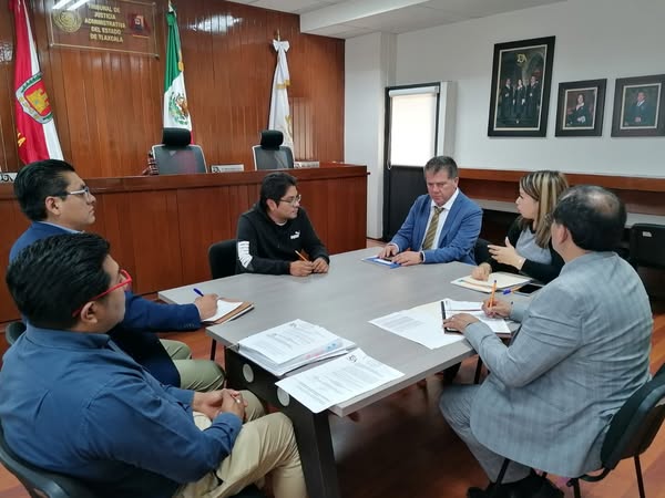 efectuó una reunión de trabajo
