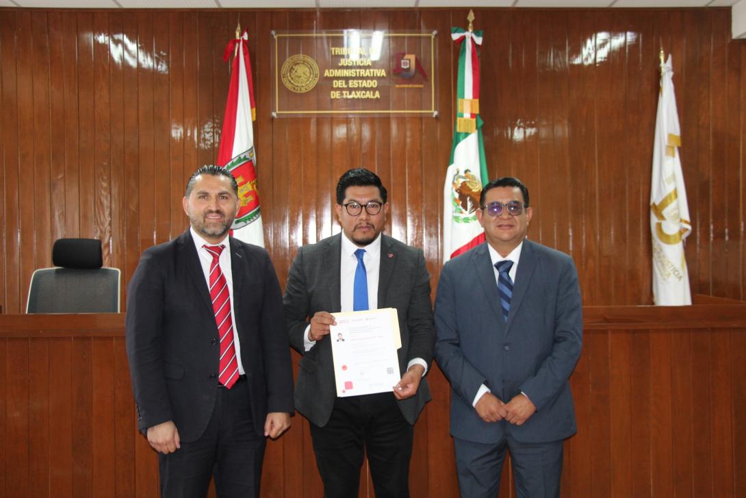 a través del titular de la Unidad de Transparencia y Protección de Datos Personales, Marco Antonio Zelocualtecatl León, obtuvo la certificación nacional