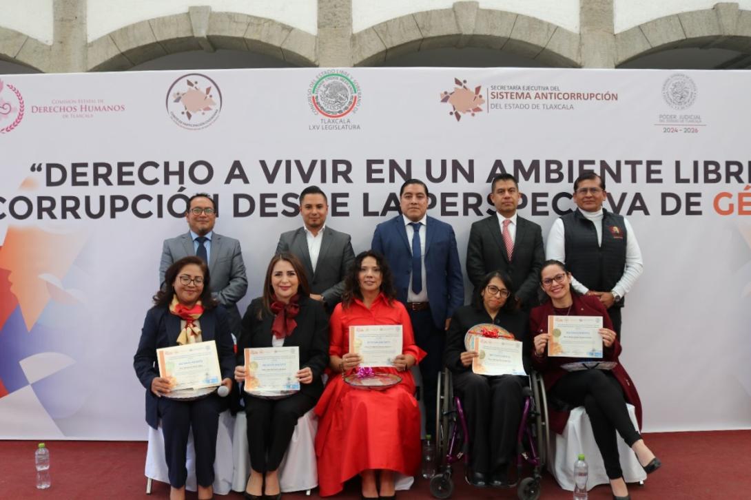  Panel denominado “Derecho a vivir en un ambiente libre de corrupción desde la perspectiva de género”