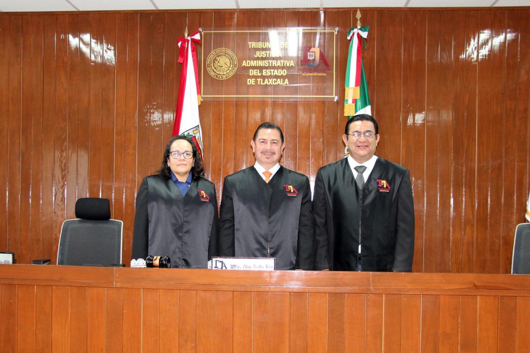 En Sesión Extraordinaria Solemne, integrantes del Pleno del Tribunal de Justicia Administrativa