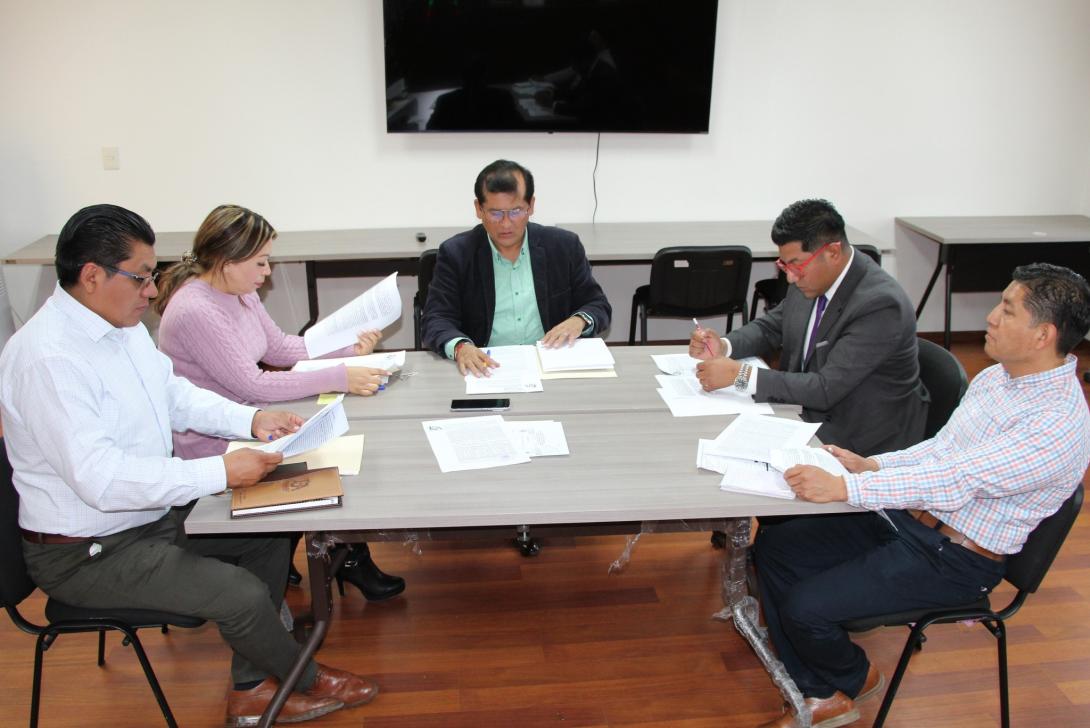 se aprobaron las versiones públicas de las resoluciones dictadas por las Tres Ponencias de este órgano jurisdiccional