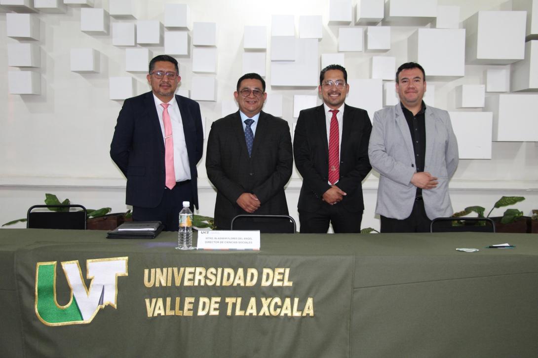 impartió la conferencia denominada “𝐋𝐚 𝐢𝐦𝐩𝐨𝐫𝐭𝐚𝐧𝐜𝐢𝐚 𝐝𝐞𝐥 𝐉𝐮𝐳𝐠𝐚𝐝𝐨𝐫 𝐄𝐬𝐩𝐞𝐜𝐢𝐚𝐥𝐢𝐳𝐚𝐝𝐨 𝐞𝐧 𝐌𝐚𝐭𝐞𝐫𝐢𝐚 𝐀𝐝𝐦𝐢𝐧𝐢𝐬𝐭𝐫𝐚𝐭𝐢𝐯𝐚”